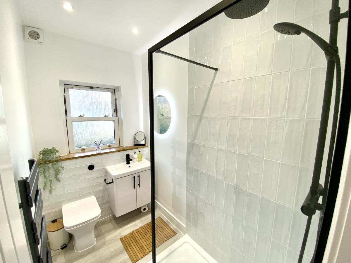 Stunning Beach Themed 2 Bed Apartment Bournemouth Exterior photo