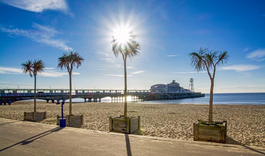 Stunning Beach Themed 2 Bed Apartment Bournemouth Exterior photo